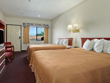 Travelodge By Wyndham Lynwood Esterno foto